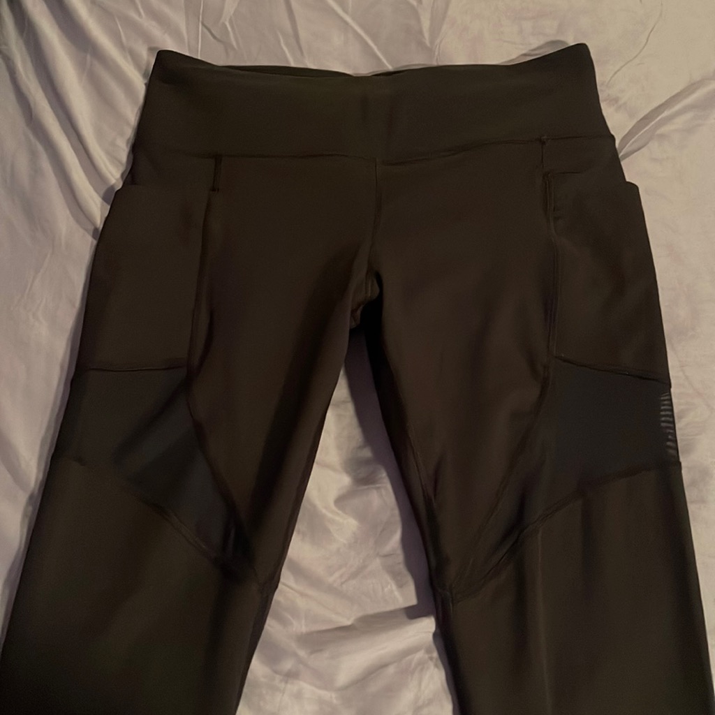Compression Leggings With Mesh Detail